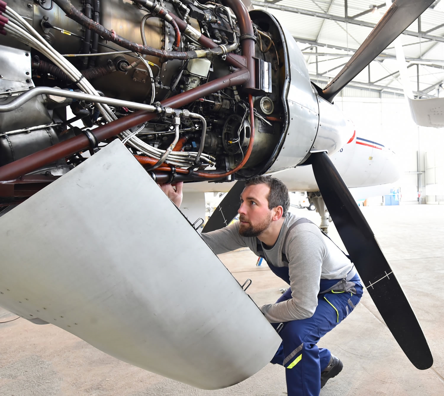 Keeping Clean During Engine Overhauls: Reciprocating Engines - Banner
