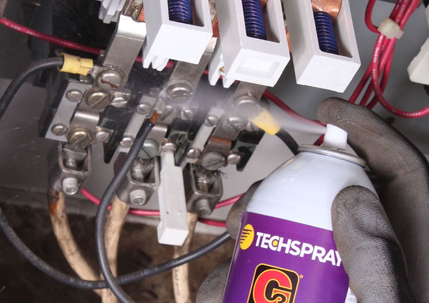 The Importance of Keeping Car Battery Connections Clean